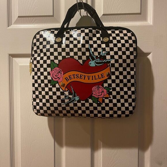 Betsey Johnson Laptop Case padded Protection Synthetic Black &White Checked - Picture 1 of 13